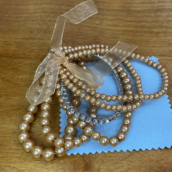 Jewelry - Elegant Pearl and Rhinestone Bracelet Set